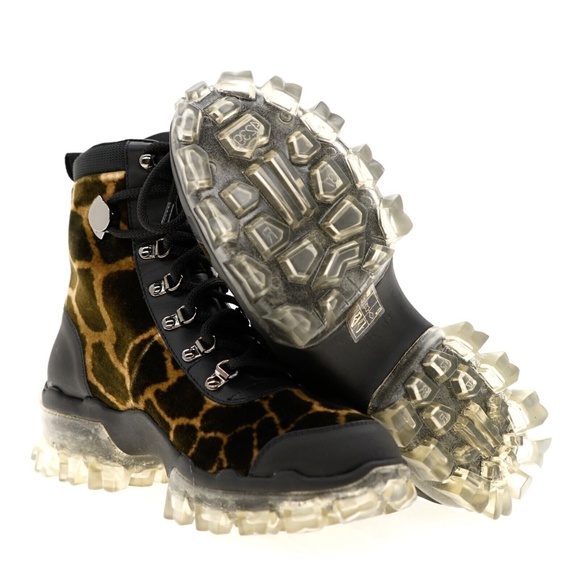 Moncler Helis Hiking Snow Boots Animal Print Size 7 New - Picture 9 of 10